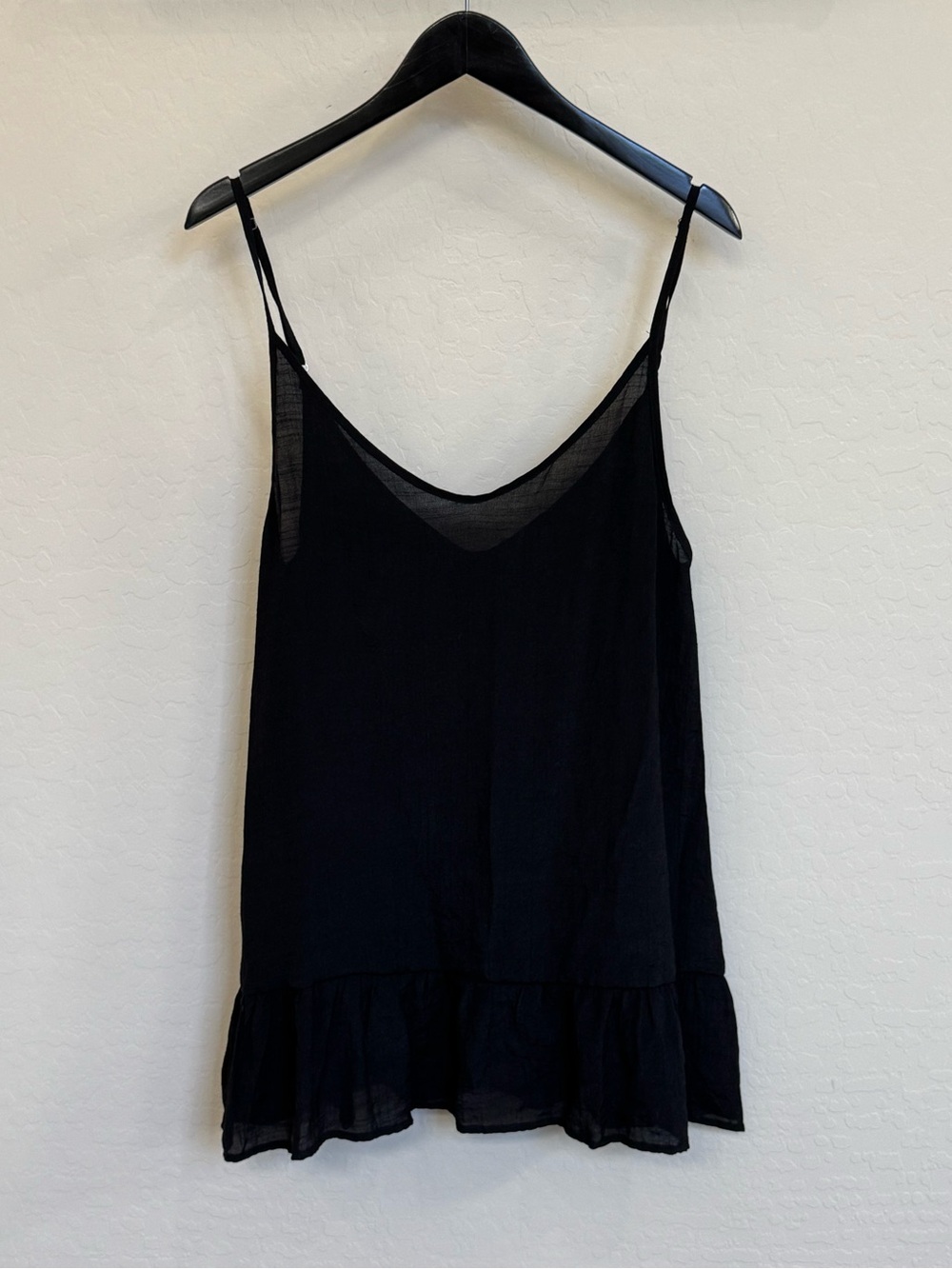 Hurley Black V-Neck Ruffle Hem Camisole Tank Top Size Large NWOT Peplum